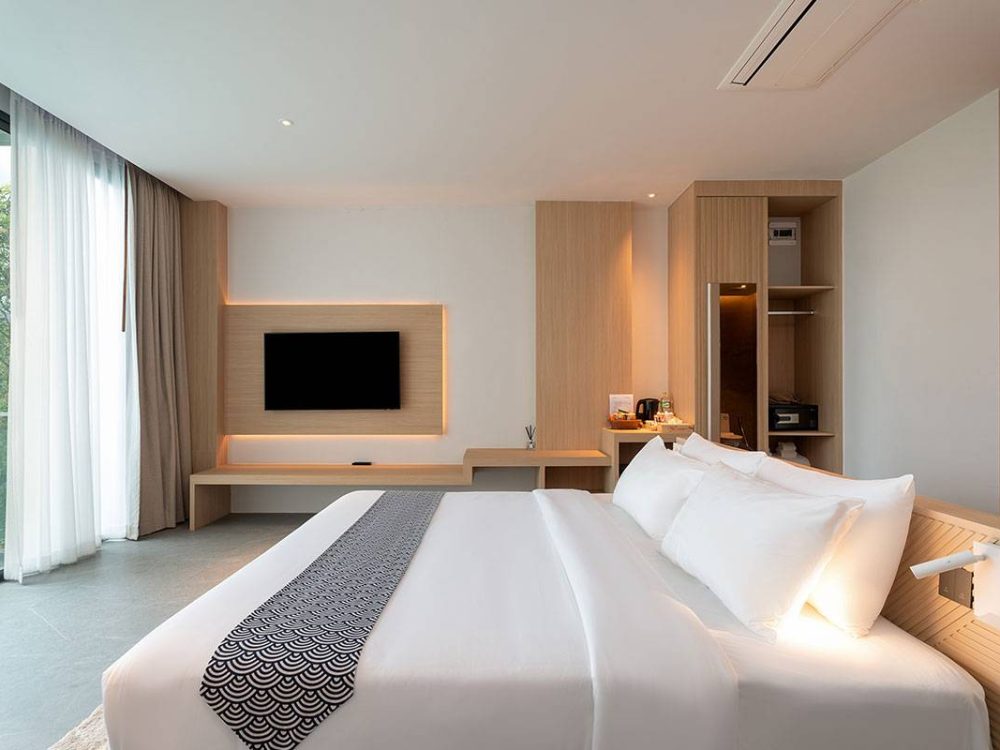 Deluxe Jacuzzi Pool View (4)