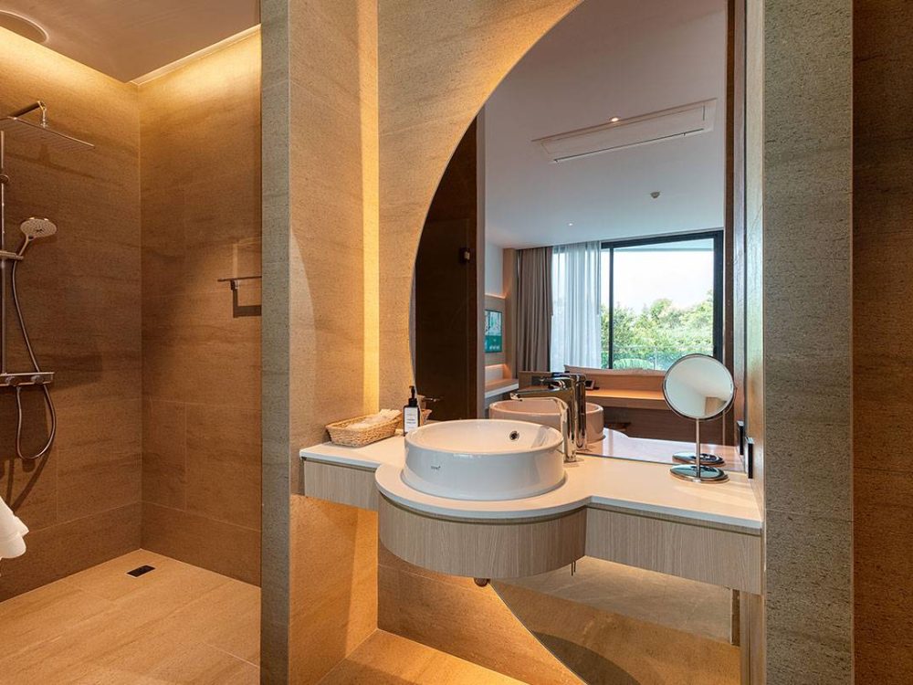 Deluxe Jacuzzi Pool View (5)