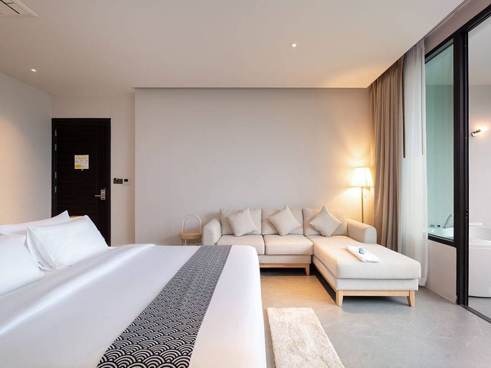 Deluxe Jacuzzi Pool View (8)