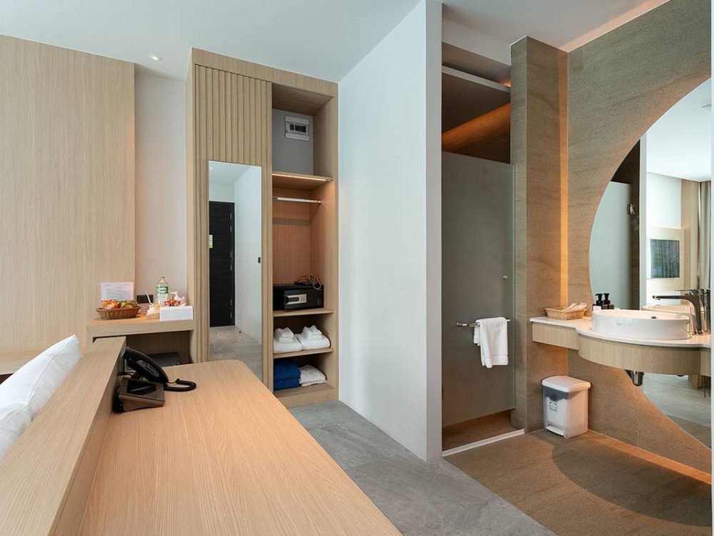 Deluxe-Pool-Access-Type1-05