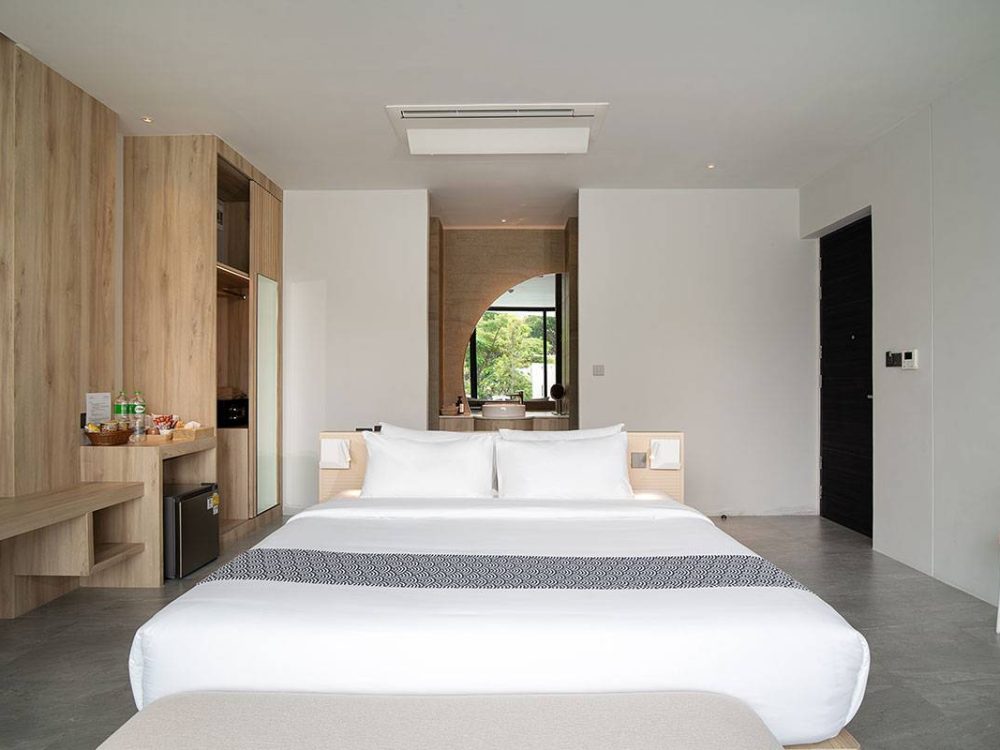 Family-Pool-Access-Room-02