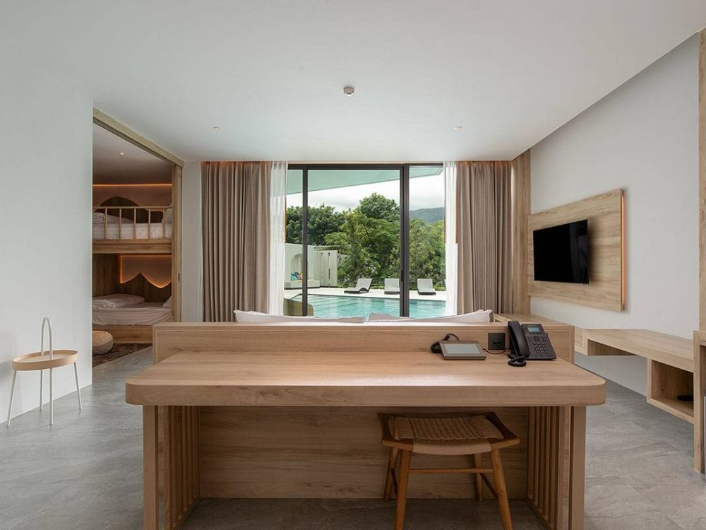 Family-Pool-Access-Room-04