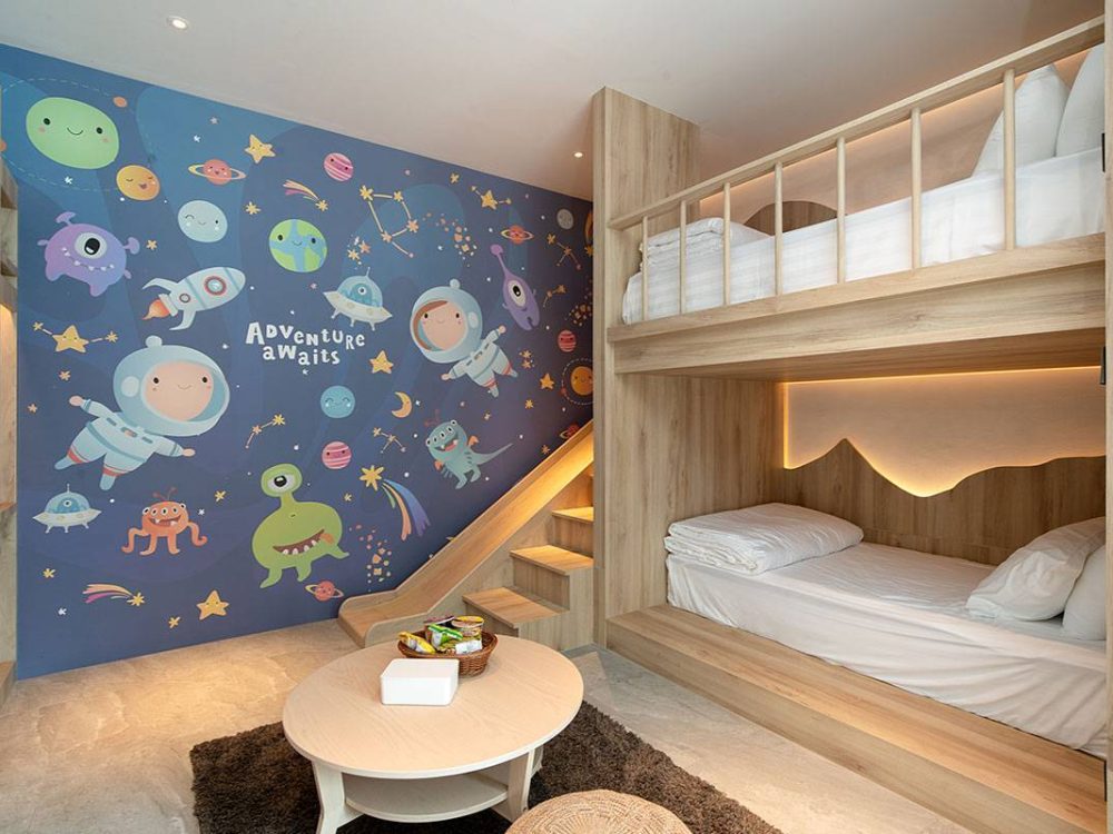 Family-Pool-Access-Room-09