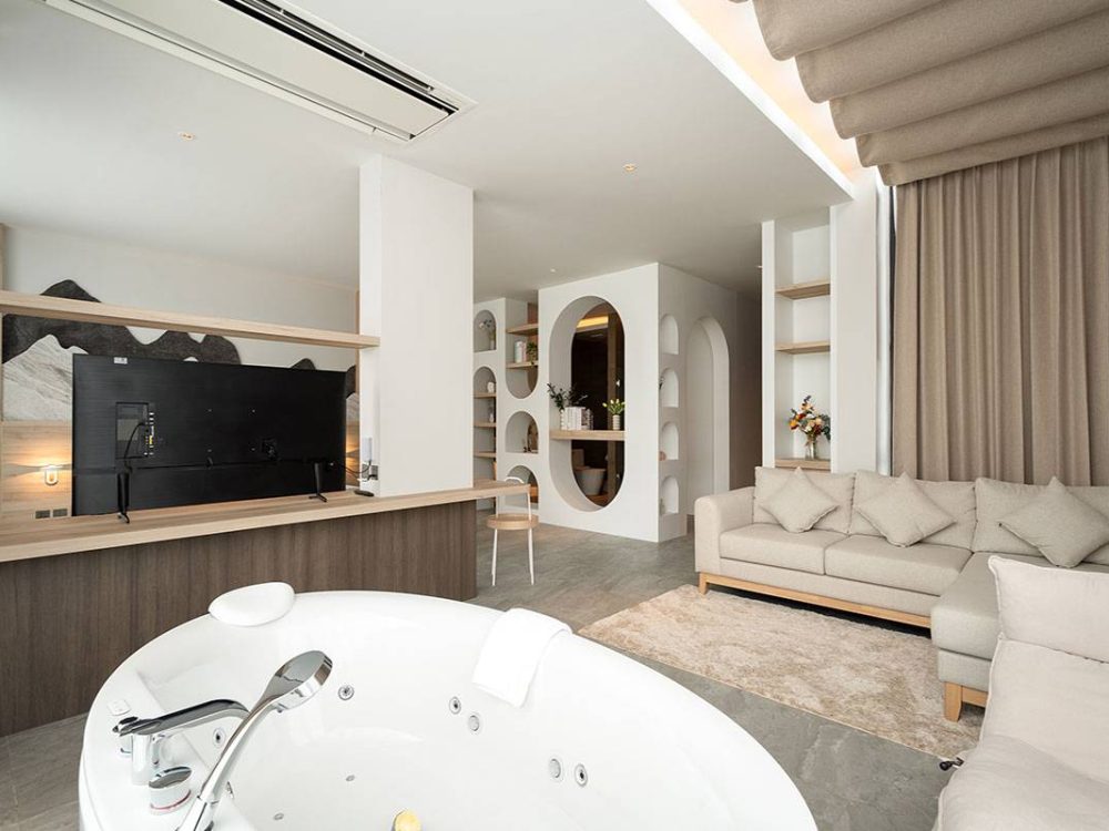 Honeymoon-Suite-with-Jacuzzi-06