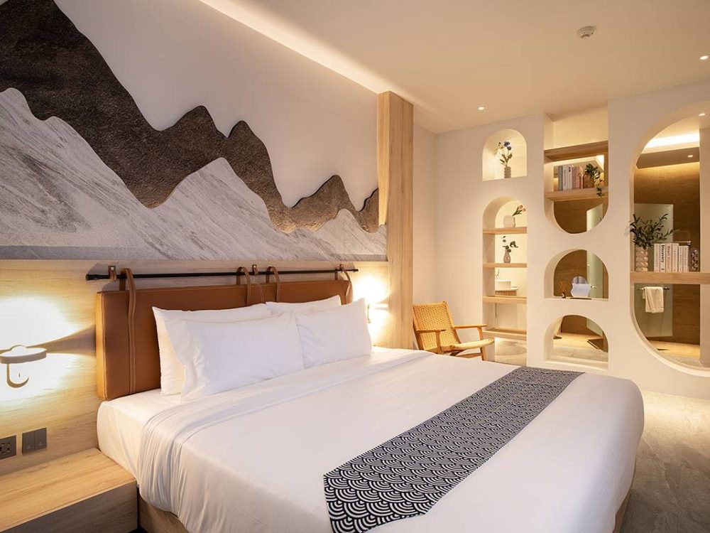 Honeymoon-Suite-with-Jacuzzi-15