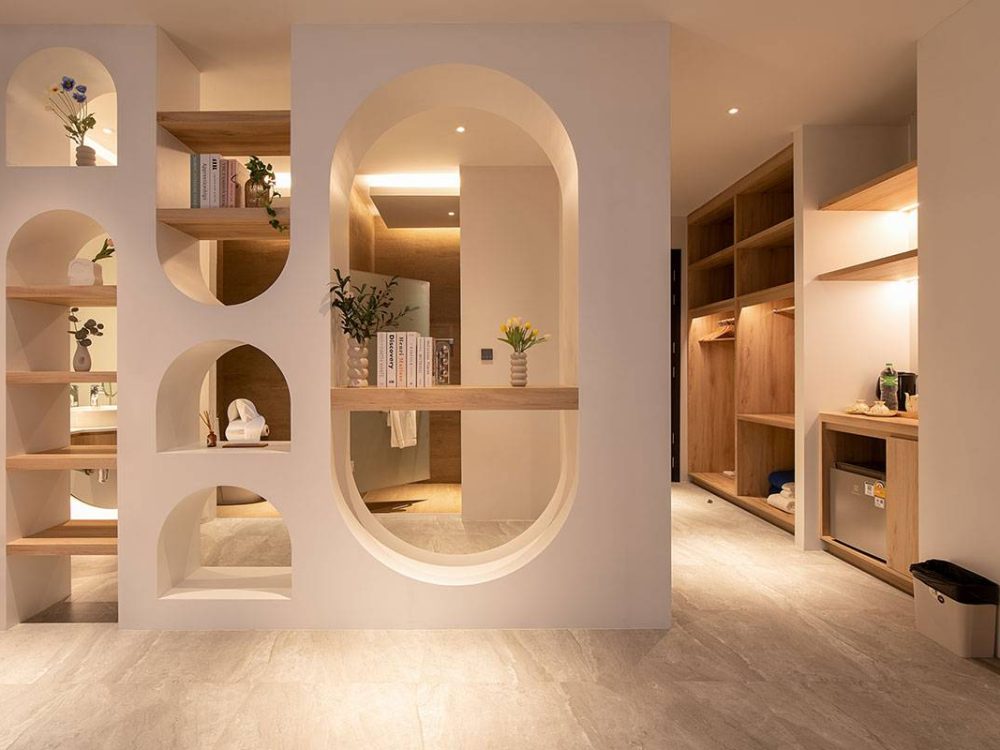 Honeymoon-Suite-with-Jacuzzi-18