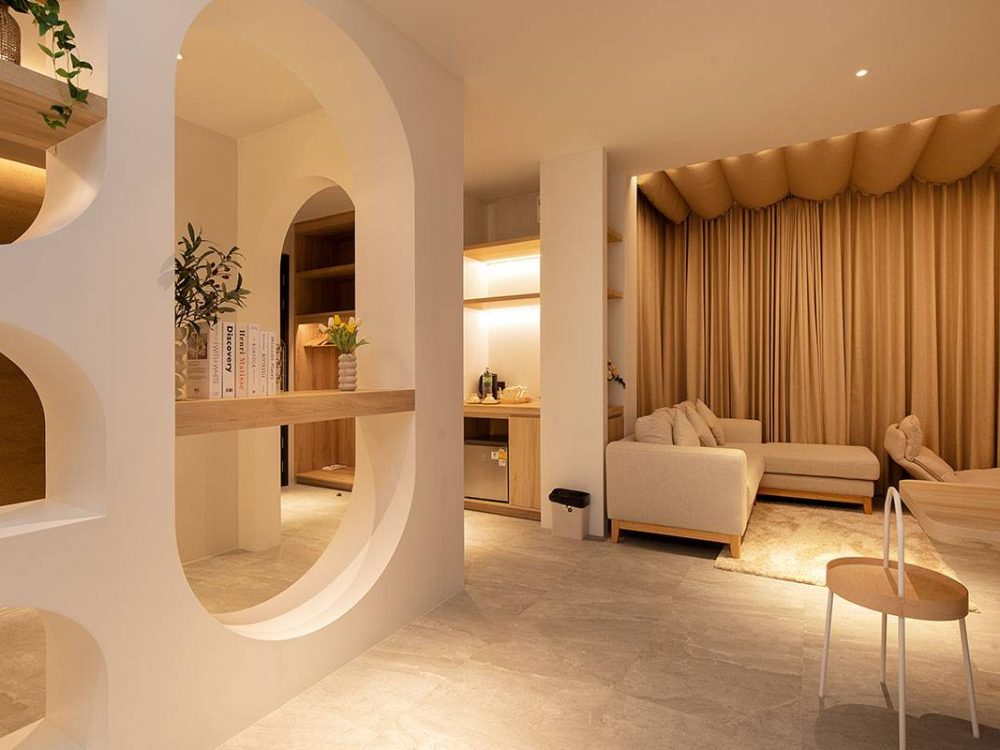 Honeymoon-Suite-with-Jacuzzi-21