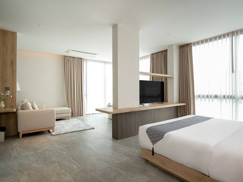 Suite-with-Jacuzzi-04