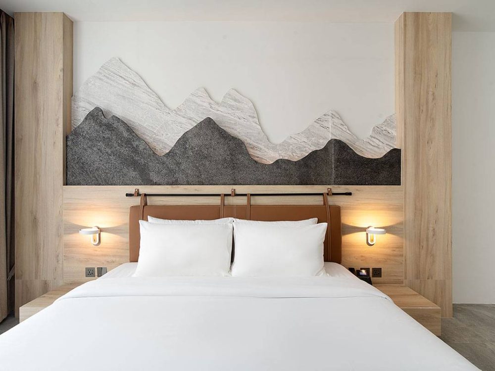 Suite-with-Jacuzzi-09