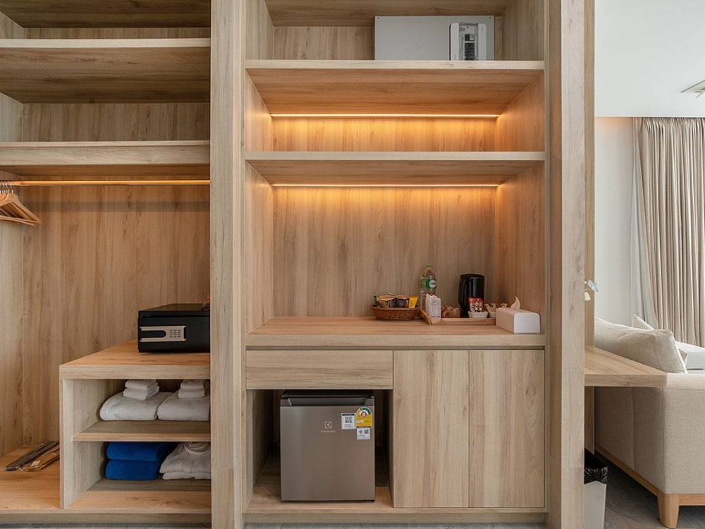 Suite-with-Jacuzzi-14